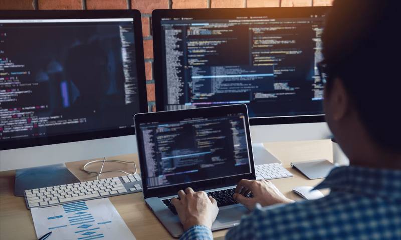 数据科学选型：R与Python如何赋能惠山区网站建设？